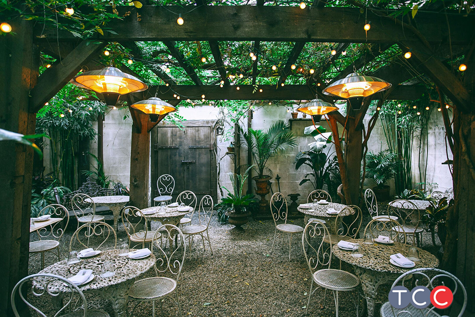Fonds de commerce restaurant Toulouse 150 m² avec magnifique terrasse-jardin